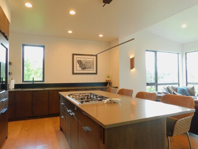 Building Photo - 55 Shady Pnes Ln