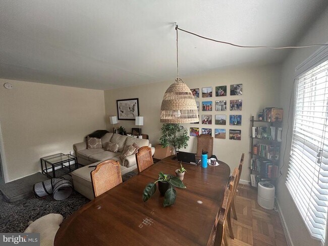Foto del edificio - 726 N Oakland St