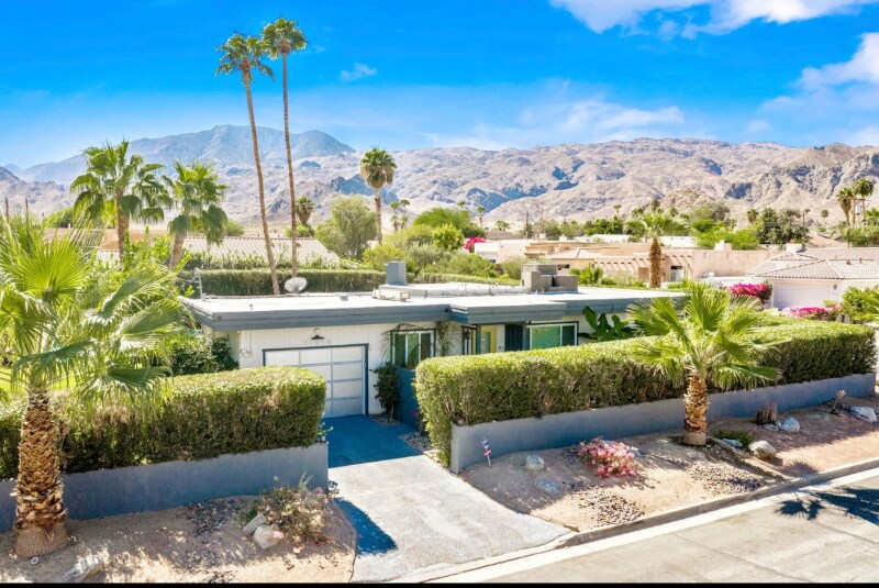 Primary Photo - 77615 Calle Potrero