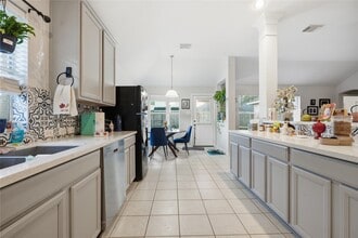 Building Photo - 5755 Lightstone Ln