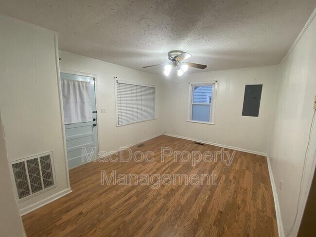 Building Photo - 110 Beauregard St
