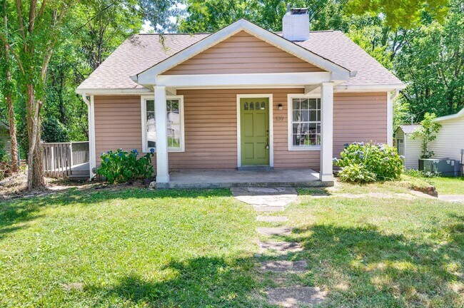 Building Photo - Awesome 3BE/2BA Woodbine neighborhood!