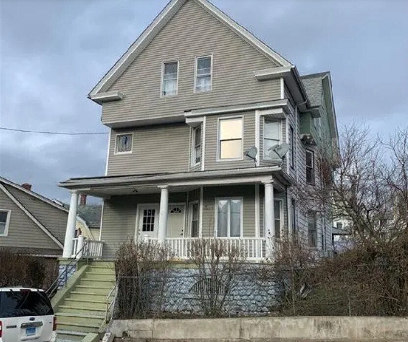 Primary Photo - 103 Lounsbury St