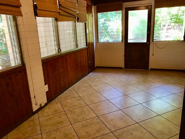 Foto del edificio - 554 NE 7th Ave