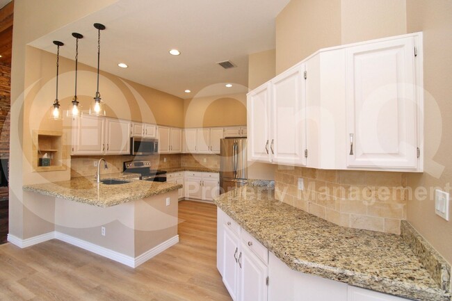 Foto del edificio - 11115 E Mercer Ln