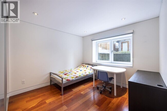 Photo du bâtiment - 4467 W 7th Ave