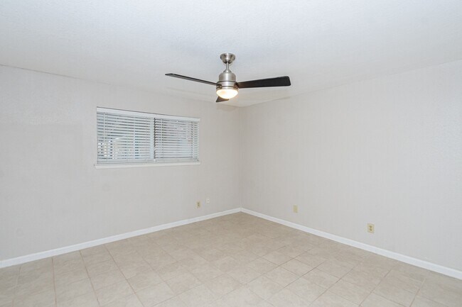 Building Photo - 3535 E NASA Pkwy