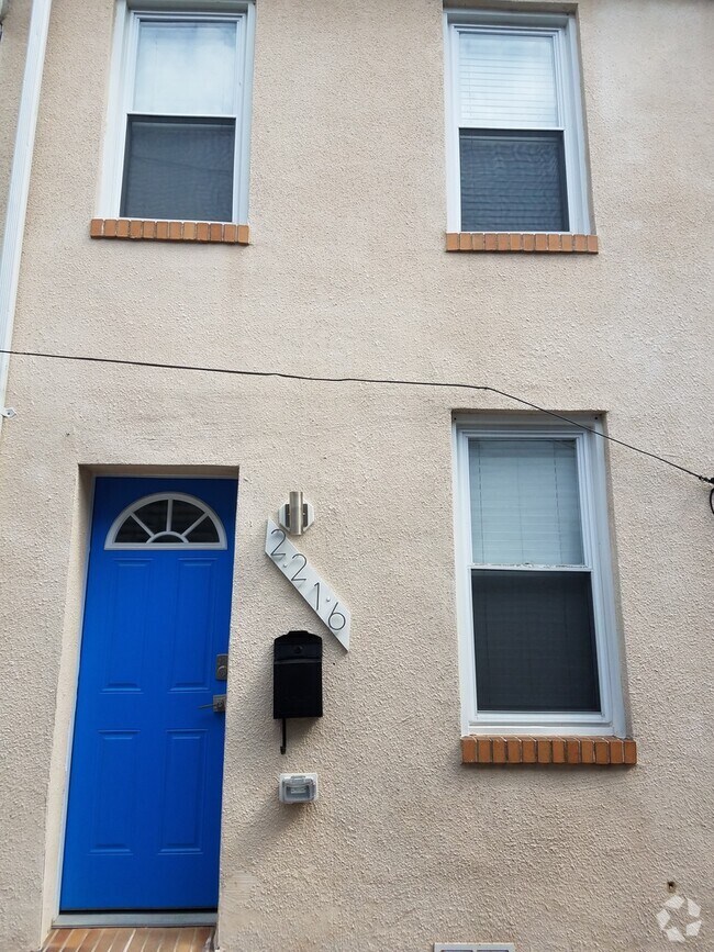 Building Photo - 2216 Portugal St