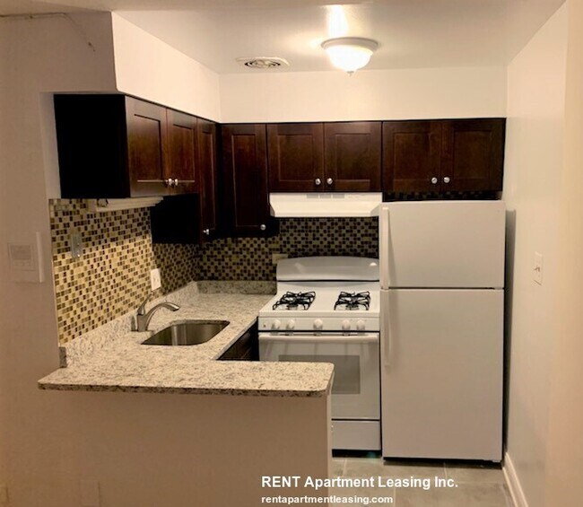 Foto del edificio - 3710 N Pine Grove Ave