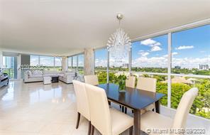 Building Photo - 2025 Brickell Ave