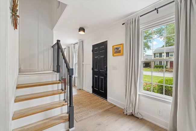 Foto del edificio - 612 Shadycrest Ln