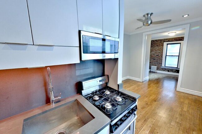 Foto del edificio - 416 E 13th St