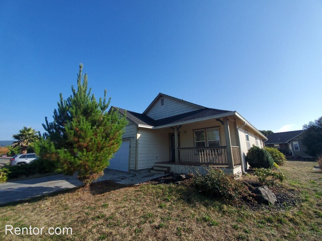 3 br, 2 bath House 2345 Karen Court House Rental in Arcata, CA