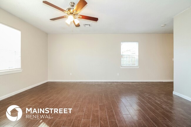 Building Photo - 1404 SW 62nd St