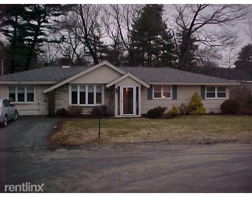 Primary Photo - 4 br, 1.5 bath House - 29 Maryvale Rd
