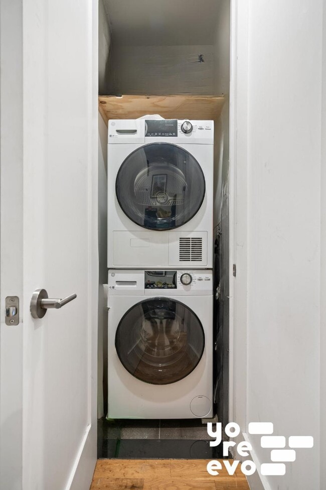 Building Photo - 2 bedroom in Brooklyn NY 11216