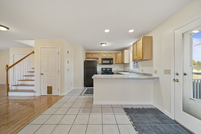 Building Photo - 8 Highland Ave