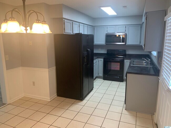 Foto del edificio - 11112 Memorial Pkwy SW