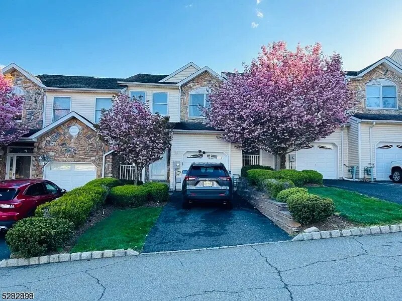 154 Springhill Dr, Morris Plains, NJ 07950 Townhome Rentals in Morris