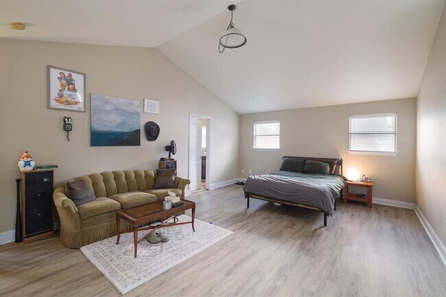 Foto del edificio - 931 E 51st St
