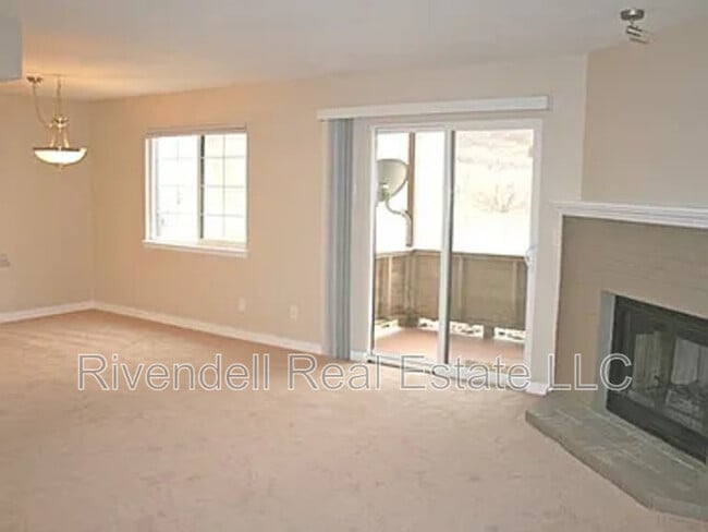 Building Photo - 765 Canyon Dr