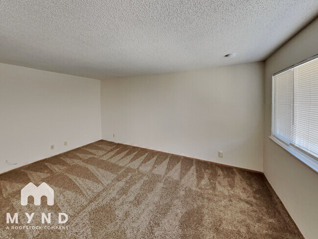 Foto del edificio - 870 Burbank Dr