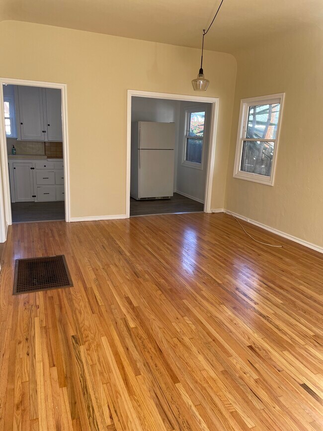 living room& dining area - 5075 Glen Iris Ave