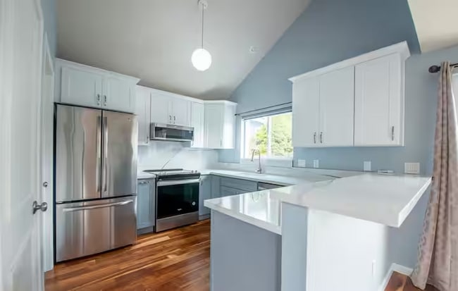 Building Photo - 9232 1st Dr SE