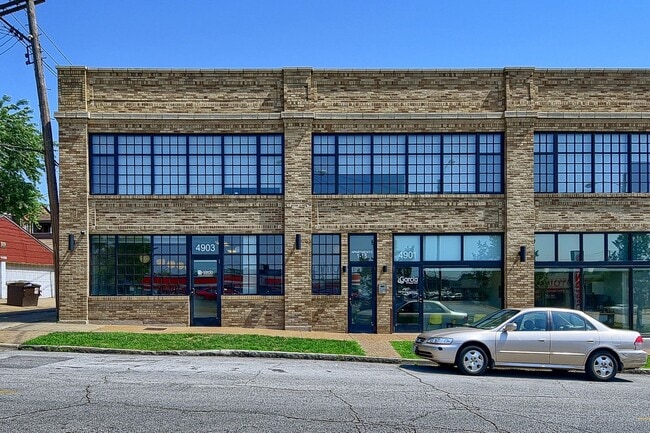 Building Photo - The Skinny on #6