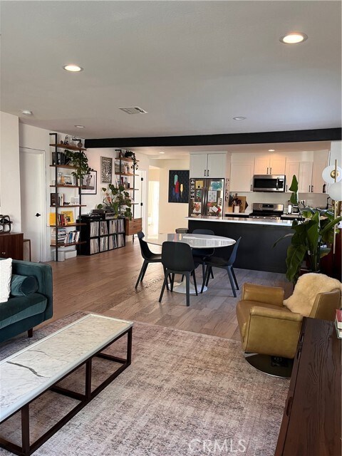 Foto del edificio - 222 N Ave 49