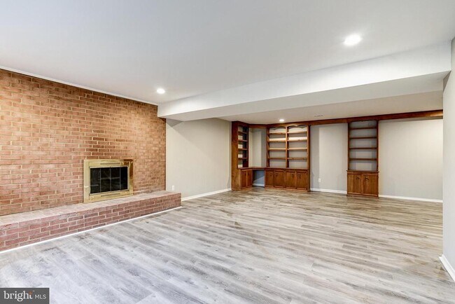 Building Photo - 10823 Colton St