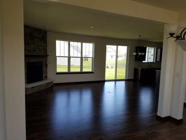 Foto del edificio - Beautiful home is Oconomowoc