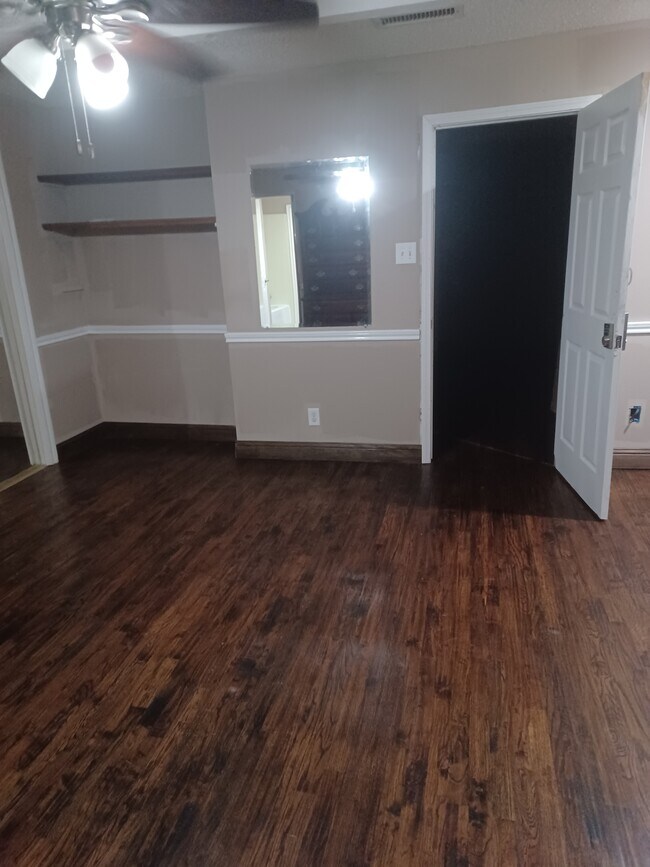 Foto del edificio - 3439 Racquet Club Dr