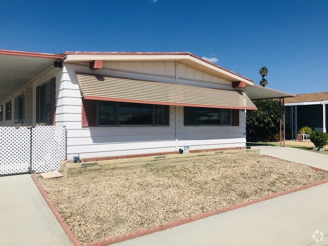 Building Photo - 1780 Santa Monica Dr