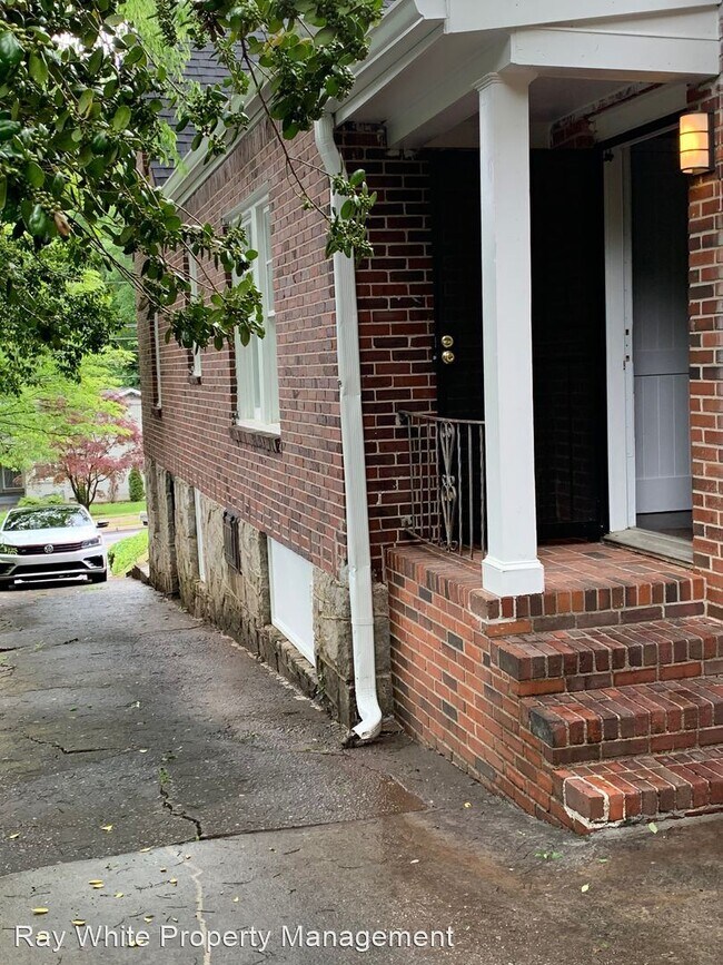 Building Photo - 3 br, 2 bath House - 1739 Sylvan Road