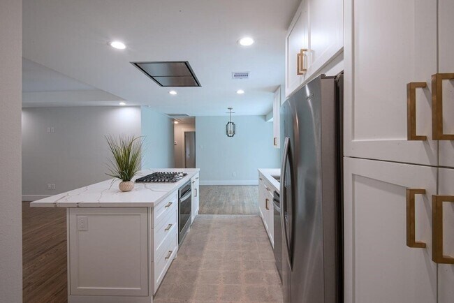 Foto del edificio - 1135 Stonecrest Dr
