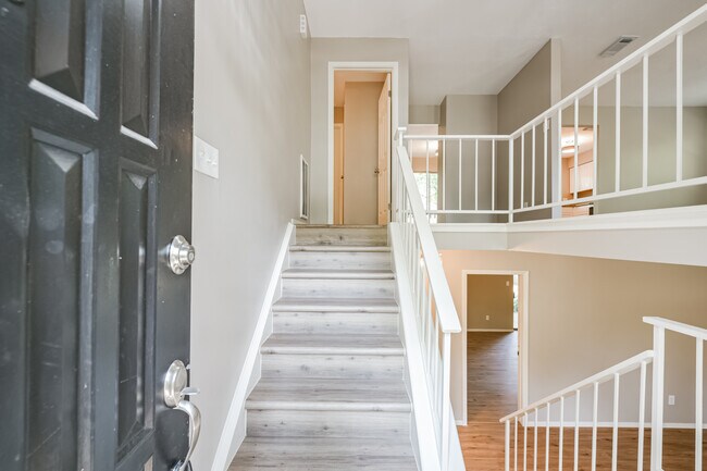 Foto del edificio - 2051 Oak Shores Dr