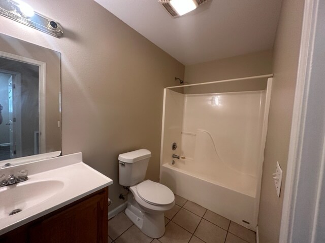 Building Photo - 5565 Banyan Trace Dr