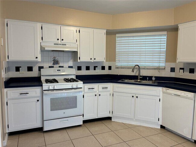 Foto del edificio - 1385 Landry Cir