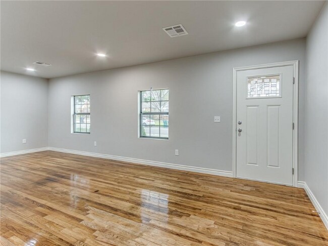 Foto del edificio - 2608 NW 37th St