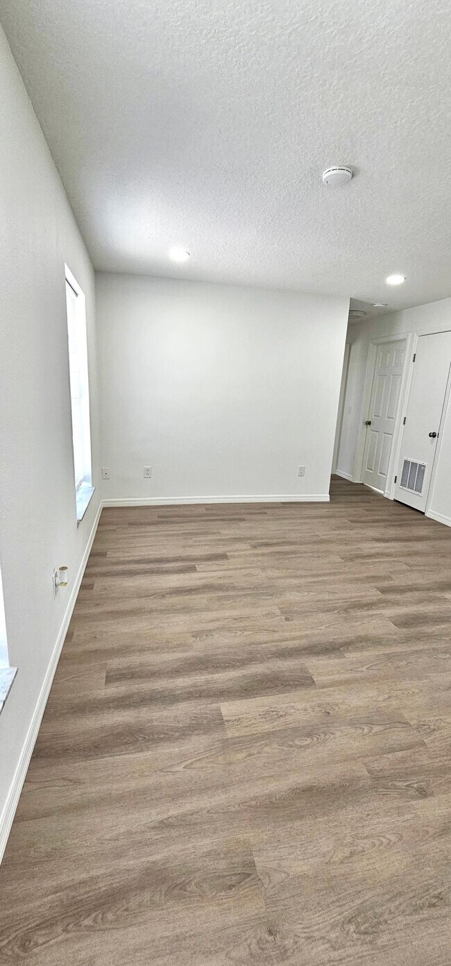 Foto del edificio - 9312 Anita Ave