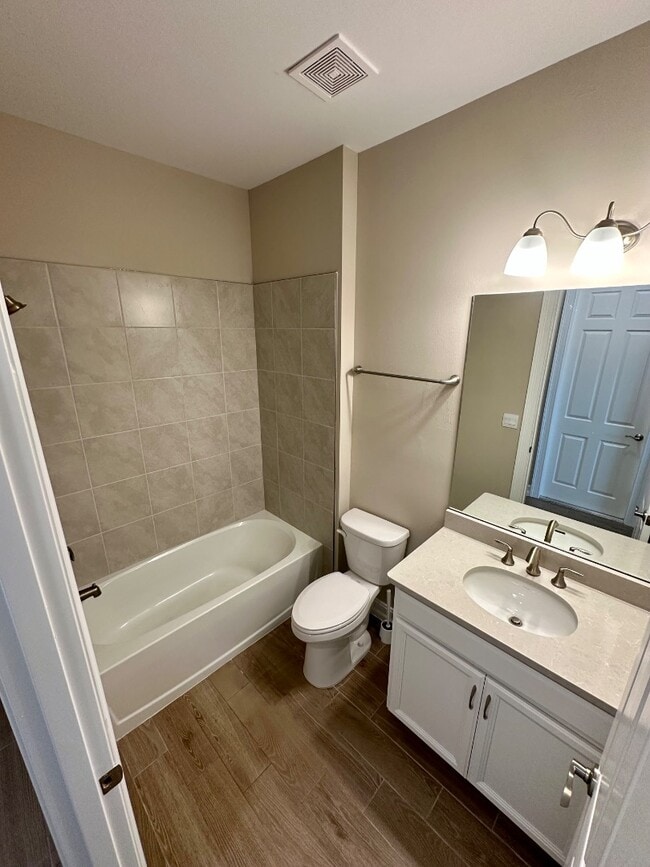 Building Photo - 1051 Enbrook Lp