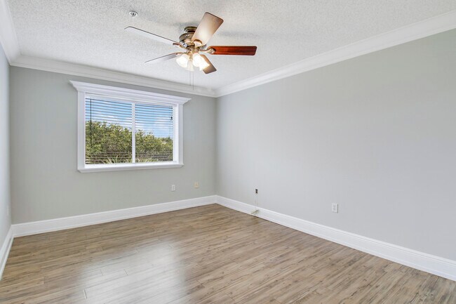 Foto del edificio - 254 Village Blvd