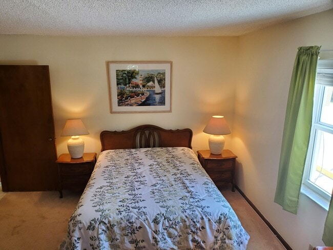 Foto del edificio - 217 S Lakeside Dr
