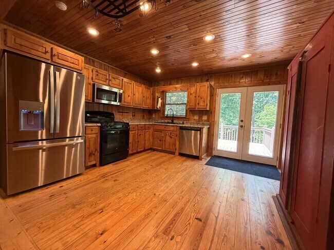 Foto del edificio - 303 Pine Ln