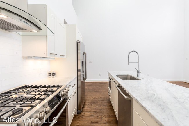 Building Photo - 2 br, 2.5 bath House - 2813 4th St NE #2