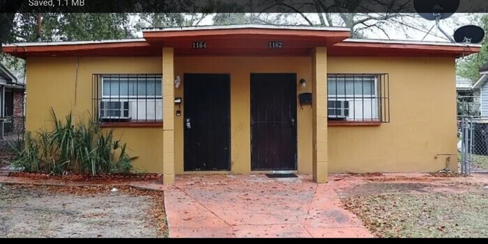 Foto principal - 2BR/1BA Duplex Unit - ACCEPT SECTION 8