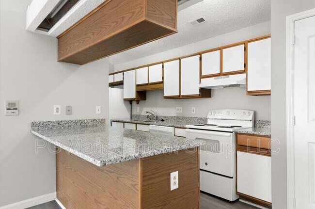 Foto del edificio - 7344 Rose Terrace Ct