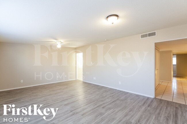 Foto del edificio - 12028 N 30th Dr