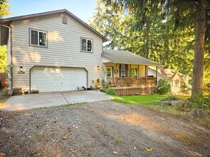 Building Photo - 21724 N Clear Lake Blvd SE